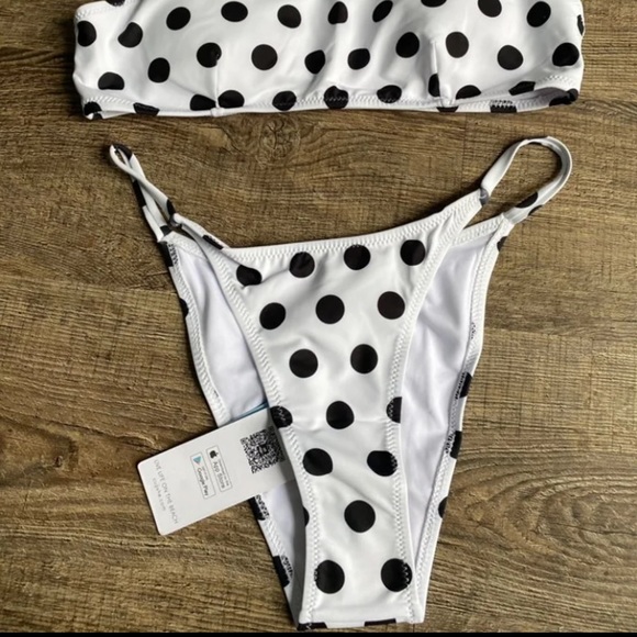 🌟 Cupshe Polka Dot Bikini set - Picture 2 of 11